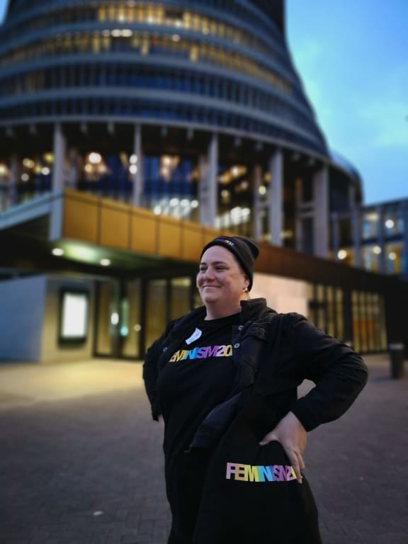 Alice Snedden at The Beehive