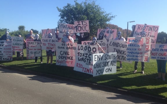 Southland locals protest about the toxic aluminium dross stored around Invercargill and Mataura