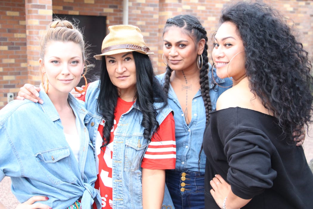 Esther Stephens, Annie Crummer, Aaradhna, Bella Kalolo