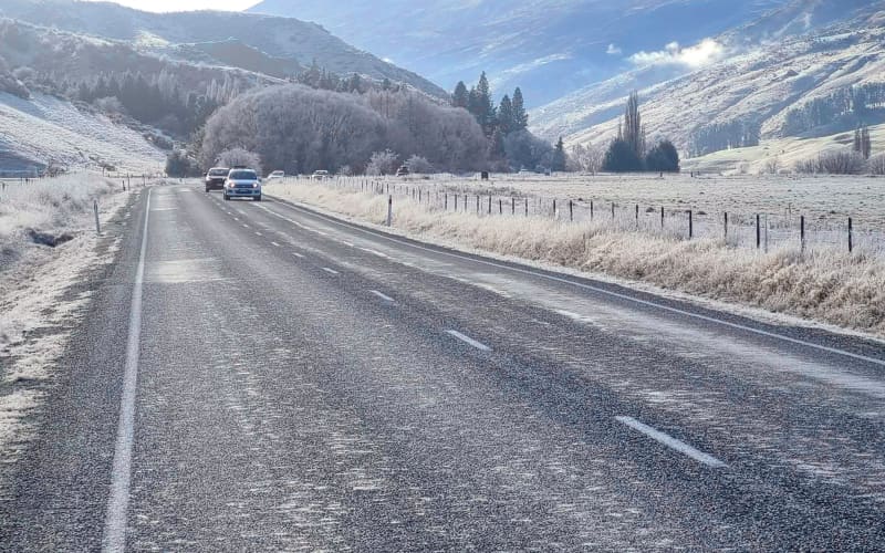 Black ice and freezing fog predicted for Canterbury highways | RNZ