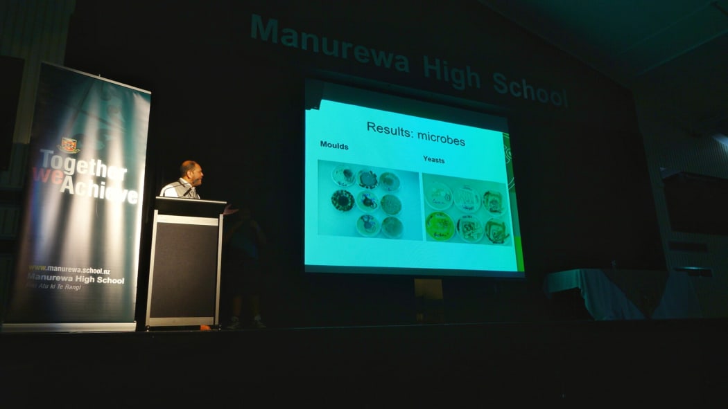 Stanley Bellgard from Landcare Research presenting some of the surprise findings into mould in South Auckland houses from Rongomai Primary and Manurewa High.