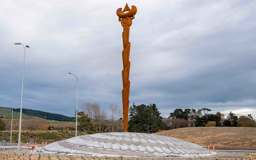 Hine te Iwaiwa sculpture designed by Warren Warbrick on Te Ahu a Turanga Highway.