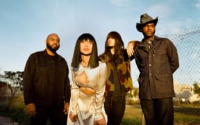 Khruangbin & Leon Bridges