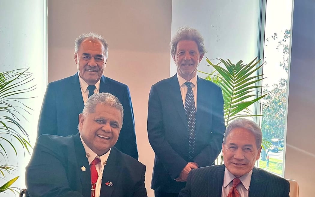 Prime Minister Laaulialemalietoa Polataivao Leuatea Fosi Schmidt with the New Zealand Foreign Minister Winston Peters at the Samoan Consulate in Mangere. 19 October 2025