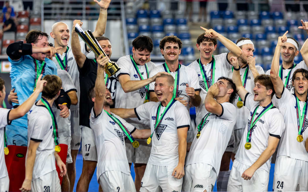 Kuala Lumpur - FIH Hockey Men's Nations Cup Malaysia 2024-25

20 Pakistan vs New Zealand (Final)

Picture: Champion - Team New Zealand pose for a photo 

COPYRIGHT WORLDSPORTPICS 
JASOON KOONG / PHOTOSPORT