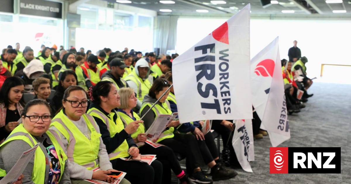 Labour and Greens pitch policy to workers at union meeting