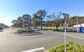 The roundabout at the intersection of Toi Toi Street and St Vincent Street in Nelson.