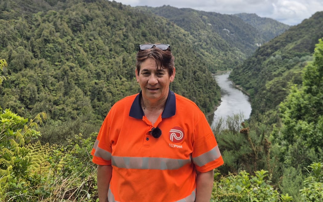 For the past few years Tracy Marshall, who grew up on the Whanganui River, has been sharing her postal route with tourists as part of the Original Mail Tour.