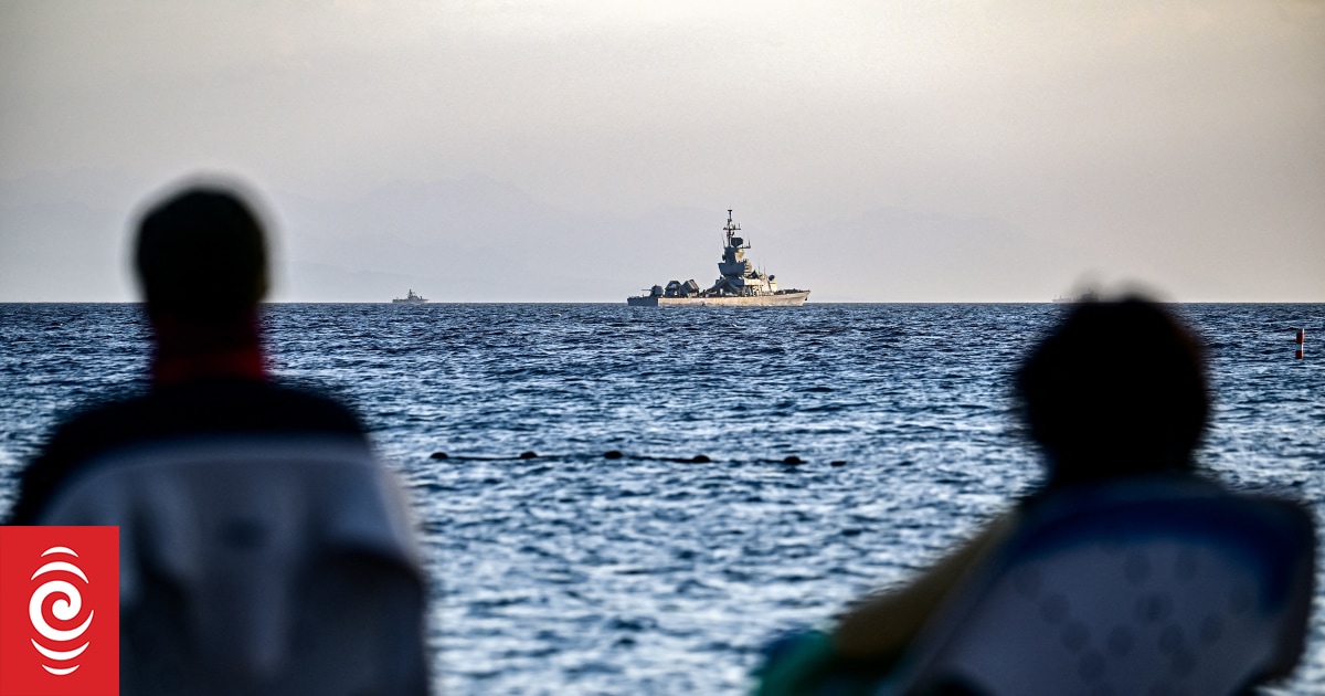 Houthis claim hit on US-operated merchant ship in Red Sea - Vimarsana News