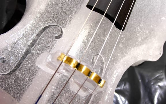 An ice violin by Tim Linhart