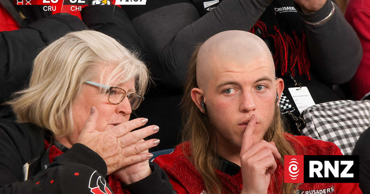 Canterbury man's skullet hair to stay