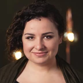 headshot of pianist Gabriela Glapska