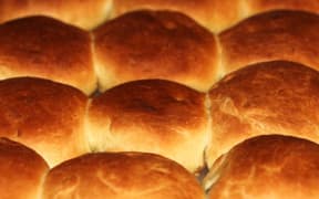 bread rolls baking