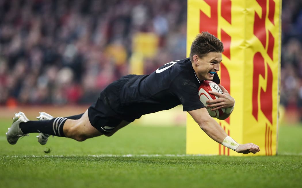 Beauden Barrett scores a try against Wales 2021.