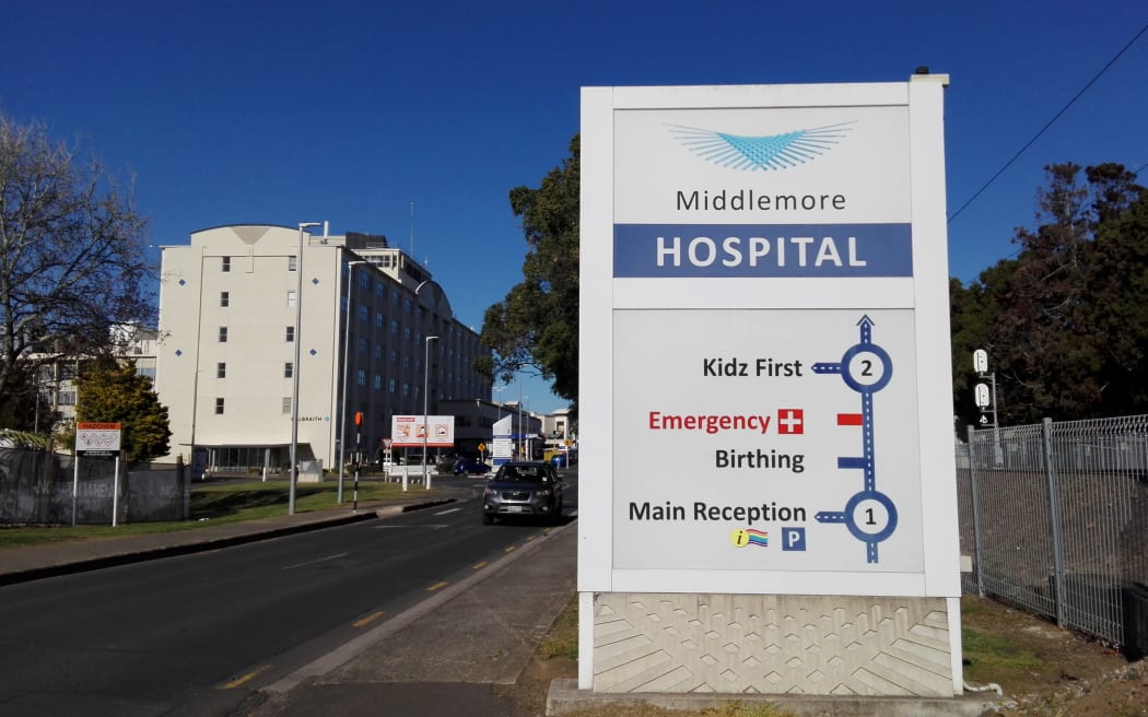 A healthcare worker from Middlemore Hospital’s emergency department says the number of staff being scratched from rosters daily is a serious concern as it is already under serious pressure due to staffing shortages.