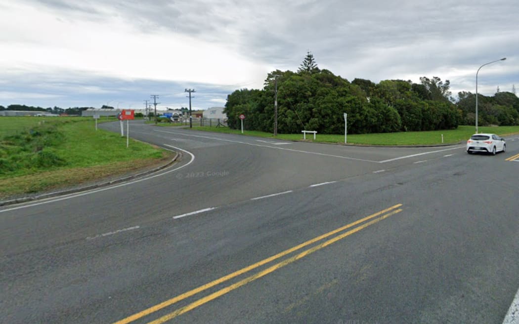 State Highway 3 at De Havilland Drive intersection.