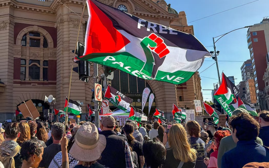 Protesters march through Melbourne's CBD as Israeli President Isaac ...