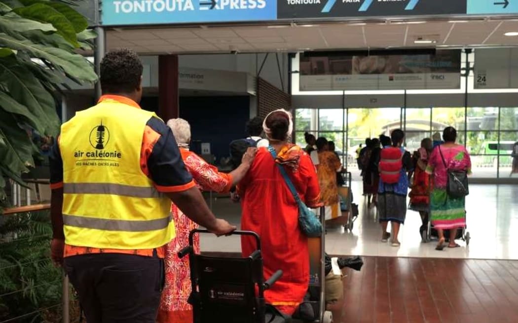A first humanitarian special flight took place on 21 March 2026 to transport around fifty patients between Ouvéa island and the capital Nouméa