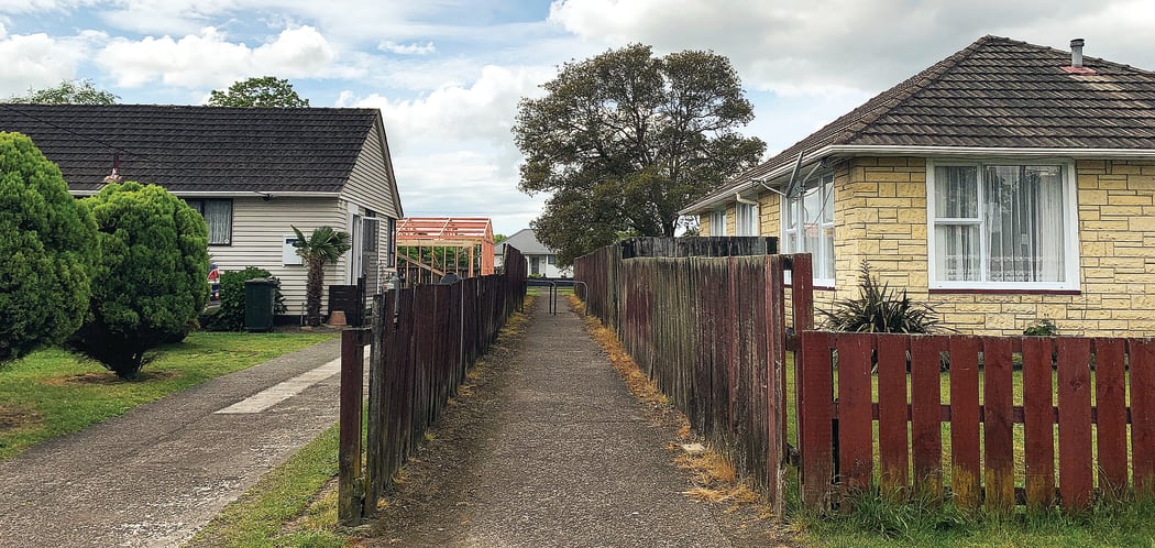 Neighbours at war