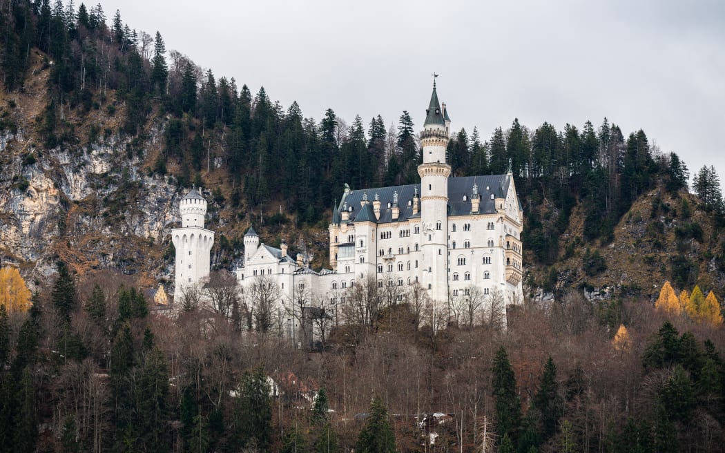 SYMBOL - 26 November 2024, Bavaria, Schwangau: Neuschwanstein Castle. Photo: Silas Stein/dpa (Photo by Silas Stein / dpa Picture-Alliance via AFP)