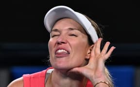 USA's Danielle Collins celebrates victory over Australia's Destanee Aiava after their women's singles match on day five of the Australian Open tennis tournament in Melbourne on January 16, 2025. (Photo by WILLIAM WEST / AFP) / -- IMAGE RESTRICTED TO EDITORIAL USE - STRICTLY NO COMMERCIAL USE --
