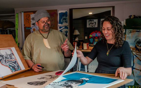 Toioho ki Āpiti graduate Rewiti Arapere (left) and graduate and Senior Lecturer Erena Arapere (right).