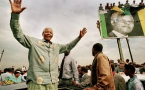 Nelson_Mandela_Campaigning