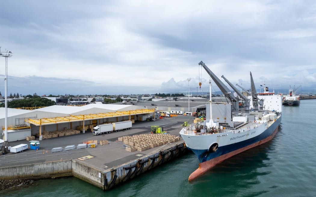 The first shipment of Kiwifruit giant Zespri from the 2023 harvest has just departed the Port of Tauranga, bound for Japan. 
Photo by Jamie Troughton/Dscribe Media Services
