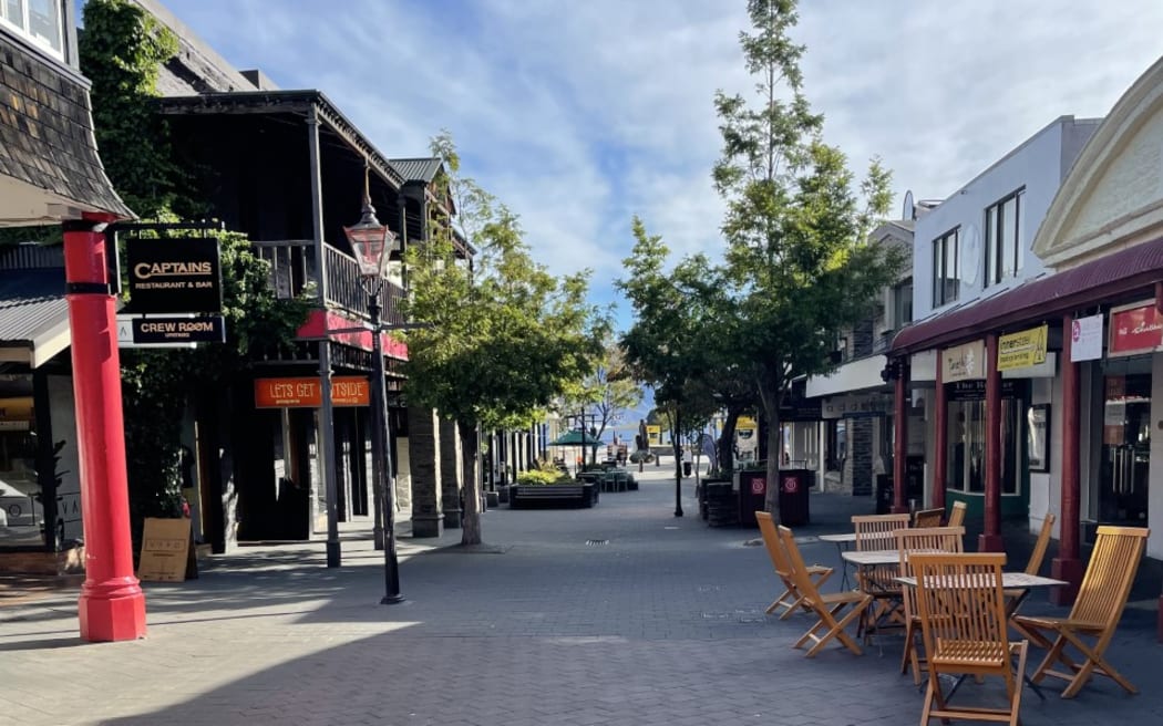 Queenstown's mall, almost empty on Valentine's Day 2022, at 6.30pm. Isolation rules have forced most restaurants closed.