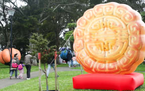 A three-meter giant inflatable mooncake was one of the Auckland Moon Festival’s highlights.