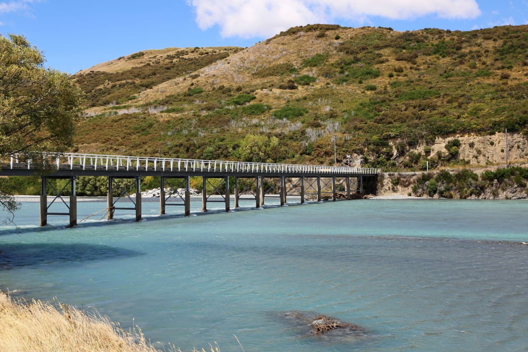 Mt White bridge over Waimakariri River.