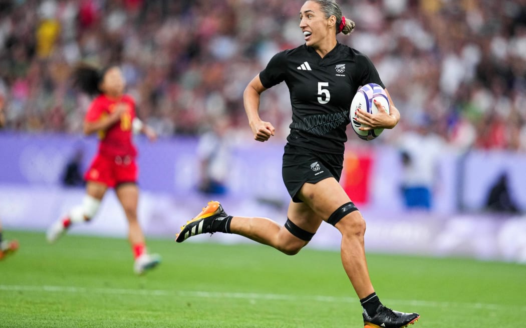 Sarah Hirini of New Zealand competes during the rugby sevens women's quarter-final between China and New Zealand at Paris 2024 Olympic Games in Paris, France, July 29, 2024. (Xinhua/Xu Chang) (Photo by xuchang / XINHUA / Xinhua via AFP)