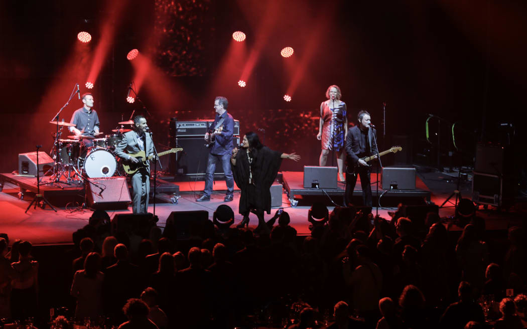 Netherworld Dancing Toys featuring Annie Crummer perform ‘For Today’ at the Silver Scrolls 2018.