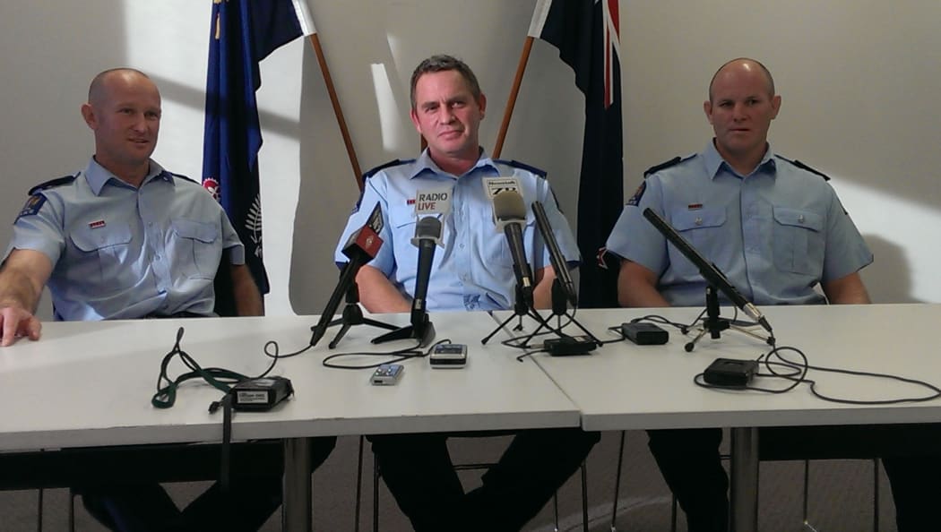Constable Mike Kneebone, Senior Sergeant Mike Brooklands and Constable Shane Cowles received bravery awards.