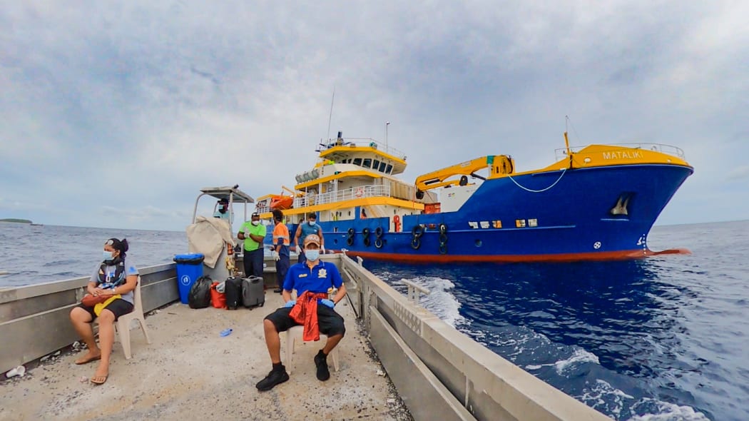 Passengers disembarking at Nukunonu