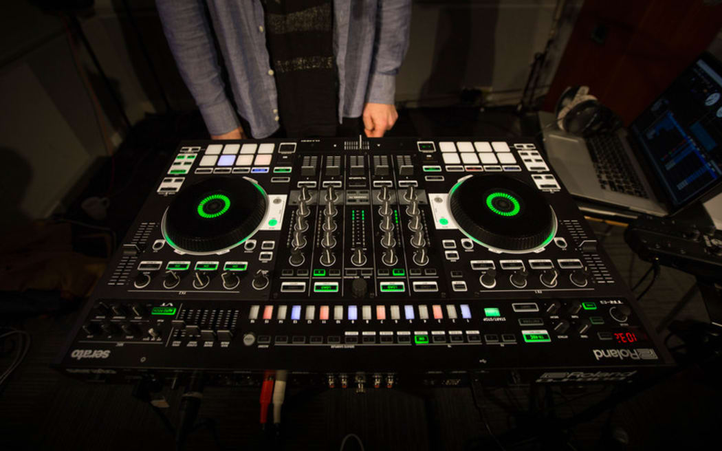Jeremy Toy tests out the Serato Roland DJ808