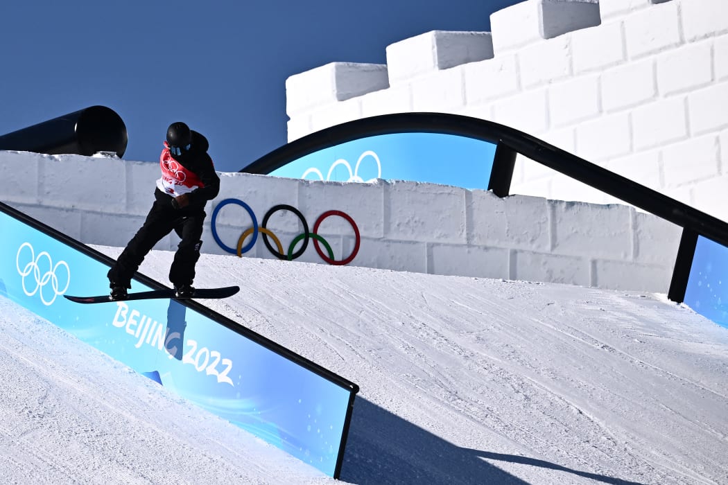 New Zealand's Zoi Sadowski Synnott competes in the snowboard women's slopestyle qualification run during the Beijing 2022 Winter Olympic Games on February 5, 2022.