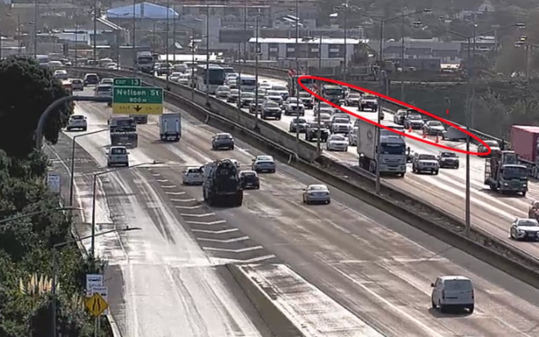 One person has died in a crash on Māngere Bridge on 27 May 2024.
https://twitter.com/nztaaklnth/status/1794886472123785457/photo/1
