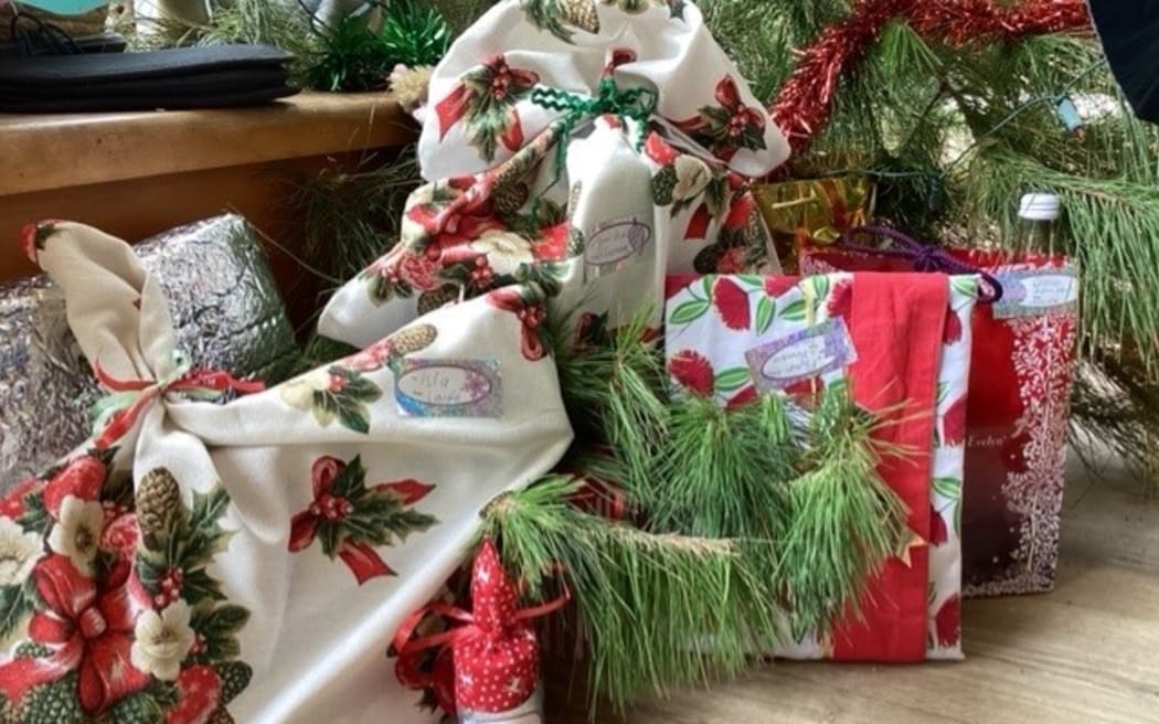 Sue Wooldridge uses fabric instead of wrapping paper.