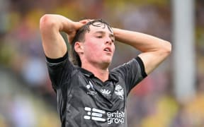 Nathan Walker of the Phoenix misses a shot at goal during the A-League football match, Wellington Phoenix v Central Coast Mariners FC at Apollo Projects, Christchurch.