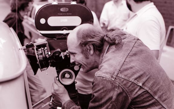 Cinematographer Robby Müller on set