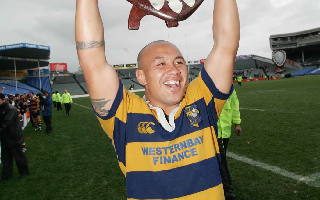 Nili Latu celebrates Bay of Plenty's Ranfurly Shield win over Auckland in 2004.