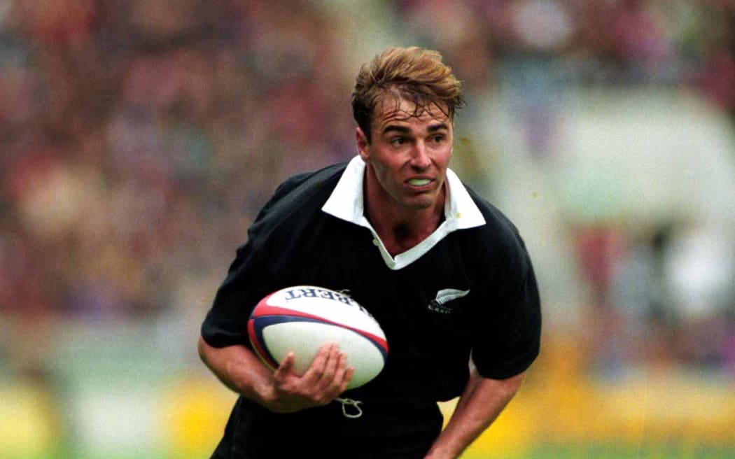 Matthew Cooper in action for the All Blacks in 1993.