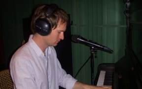 Keoghan RH Sesh Andrew Keoghan