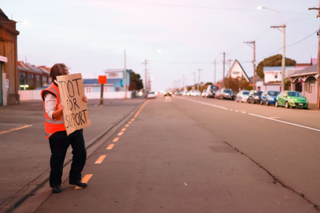 Picketers outside Wellington's Kilbirnie bus depot on Friday morning.
