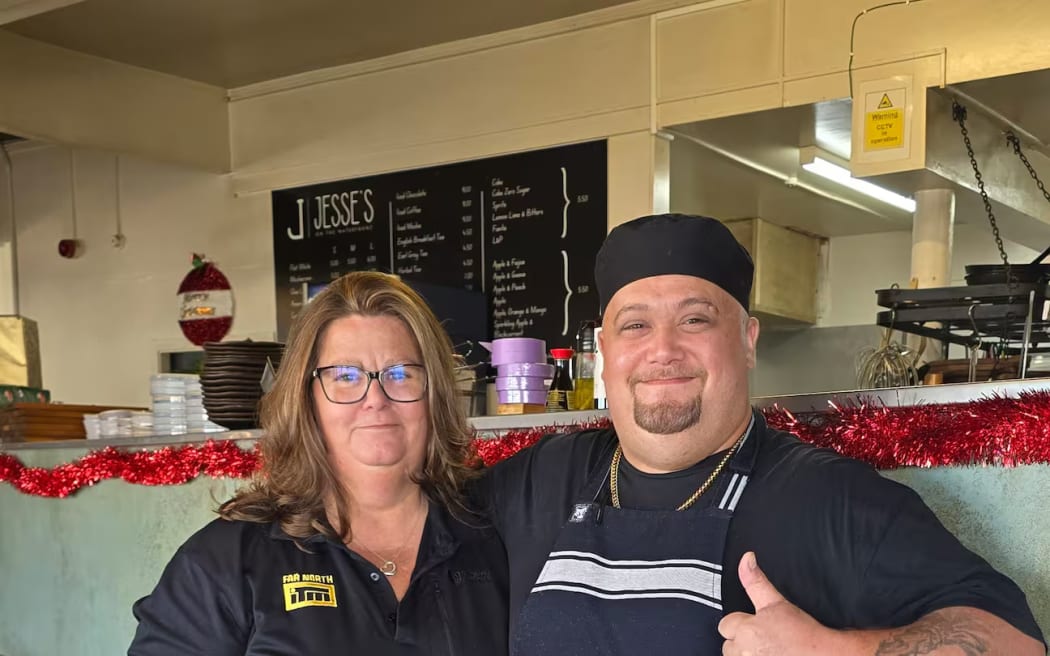 Danielle Moa and son Jesse Moa are hosting 100 people for a free Christmas lunch at the family’s Mangōnui restaurant, Jesse’s on the Waterfront