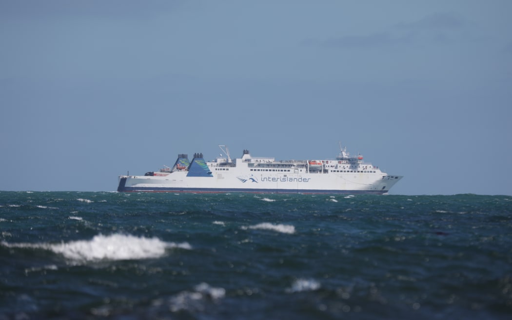 Aratere Interislander Ferry leaving Wellington.