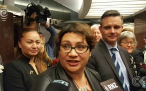 Opponents twist knife as Greens try to paper over caucus cracks