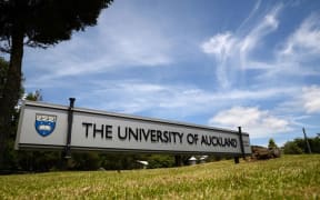 Auckland University sign