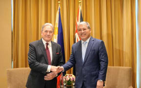 Winston Peters, Philippines Foreign Secretary Enrique Manalo